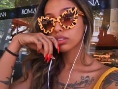Bitch Perfect Tattooed Brunette CamGirl Masturbates With Kid Bengal’s Console All Wet