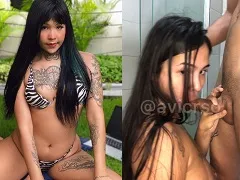 Young Victória Regina vicrso giving a greedy blowjob in the bathroom