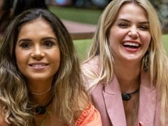 BBB20: Brunette and Blonde finally gave in and exchanged kisses under the comforter as the weather got hotter