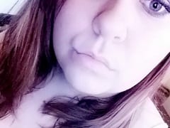 Gloria’s very naughty fat wife sucks her husband’s cock with pressure and lets him film her face during oral sex