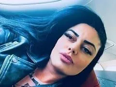The brunette muse of the state of Bahia is in quarantine making videos rolling around naked showing her big butt