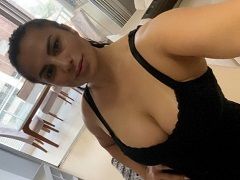 Bitch hot in her onlyfans nude