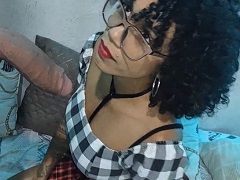 Mih nymphet sucking her boyfriend’s cock