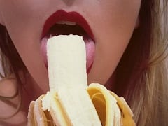 Very Hot Nymphet Cavala, Who Works As A GP Shows Off Her Wonderful Body Through These Two Videos To A WhatsApp Group But Ends Up On The Net