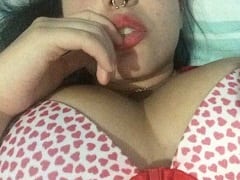 Delicious Fat Paloma Masturbated Her Pussy With A Bottle Preform and Got Super Horny