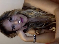 Hot Blonde from Guarulhos – SP Who Works as an Erotic Model Recorded Videos Playing With Her Fiancé and Showed Off in Naked Photos