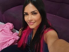 BBB20: a brunette singer from Natal, RN, paid for her breasts by rubbing them while bathing