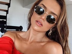 BBB20: Hot Digital Influencer Was Lying Down Chatting and Ended Up Paying Tits Without Realizing It