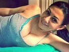 Very Hot Amateur Doña Bull Who Loves Recording Transacting Videos, Blows Her Boyfriend’s Cock and Takes VERY Provocative Photos