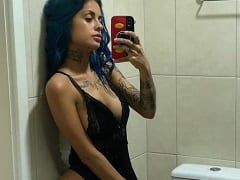 The Blue-Haired Hottie Did a Choreography of Her New Song Embrazadinha and Rolled Her Wonderful Ass With Great Talent