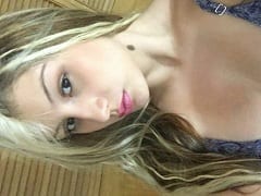 Valentina 19-year-old slut from Arcoverde – PE recorded several amateur videos showing off naked and sensualizing with a naughty face