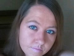 Very Naughty Crown Wife Showed Off Her Delicious Pussy and Masturbated With a Small Dildo Besides Making a Video For Her Husband