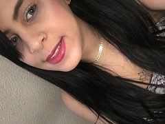 Delicious brunette masturbating until she comes