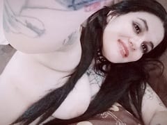Recorded a Selfie Video Masturbating Her Xerecão and Sent It To Her Husband Who Was Working