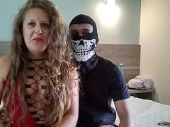 Crowned wife and very dog in the motel with her lover in the middle of quarantine bouncing on the cock