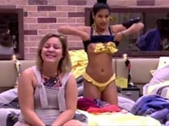 Munik Pays Boob For The First Time On
