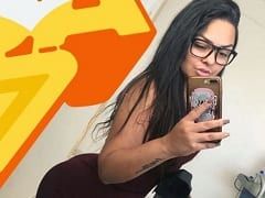 The Delicious Watermelon Woman Wore a Dress, Rolling Around and Showing Off Her Butt, Then She Got Naked and Showed It Off