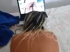 Stayed on all fours Watching Porn on the Notebook and Getting Punched in the Pussy Until the Guy Came Cumming