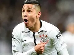 Corinthians Player Guilherme Arana Gets a Blowjob from His Partner, Records a Video and Ends Up Posting It on Social Media Unwillingly