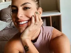 Made sexual gestures simulating a bump when she remembered her boyfriend Jonas