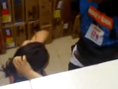 Amateur footage of a young girl paying blowjobs in the stockroom of Insinuante stores in Duque de Caxias – RJ
