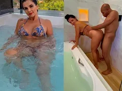 Gugu’s hot tub muse and former Fazenda contestant having sex with a black man in the hot tub