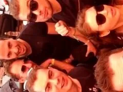 Disguising the Blowjob in the Middle of the Party Group of Friends Gathered to Take a Selfie While the Naughty Girl Fell on Her Mouth – Amateurs