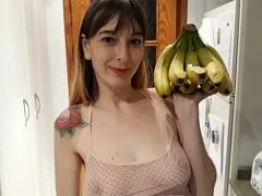 Denise from Spain gave her partner a wonderful blowjob and jerked him off until she got milk in her mouth