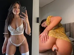 Nutrition student from PUC-SP caught on the net dancing naked and masturbating her ass