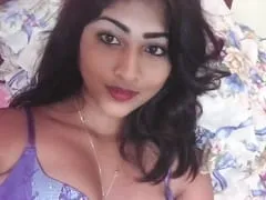 Very daring brunette, makes a naughty face in a home video and shows off her spectacular ass